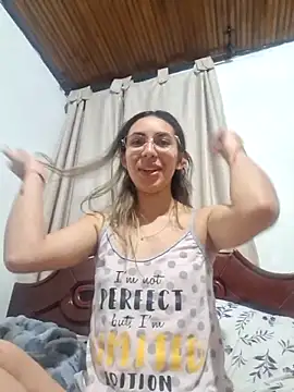 Scarlett Khan online show from 01.05.25