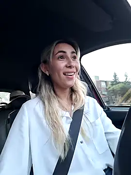 Scarlett Khan online show from 02.02.25