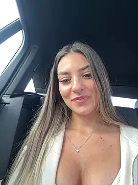 izzy belle online show from 04.11.26