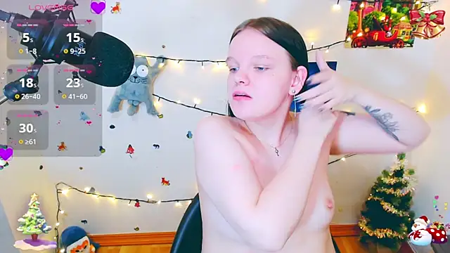 Snapshot of DivaMarisa chatting on 12.23.24 DivaMarisa online show from 12.23.24