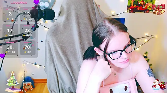 Snapshot of DivaMarisa chatting on 01.10.25 DivaMarisa online show from 01.10.25