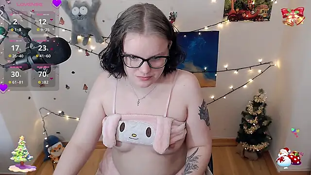 Snapshot of DivaMarisa chatting on 01.24.25 DivaMarisa online show from 01.24.25