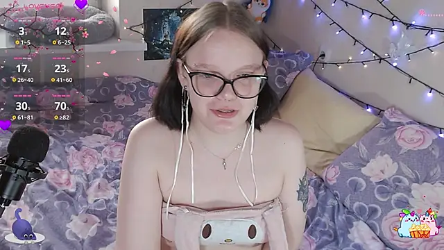 Snapshot of DivaMarisa chatting on 02.25.25 DivaMarisa online show from 02.25.25