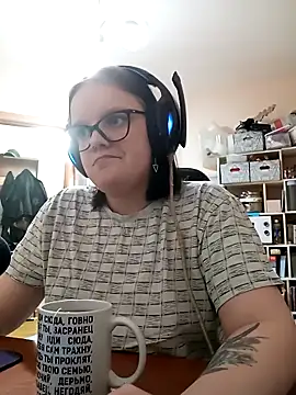 Snapshot of DivaMarisa chatting on 03.21.25 DivaMarisa online show from 03.21.25