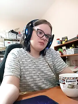 Snapshot of DivaMarisa chatting on 03.23.25 DivaMarisa online show from 03.23.25