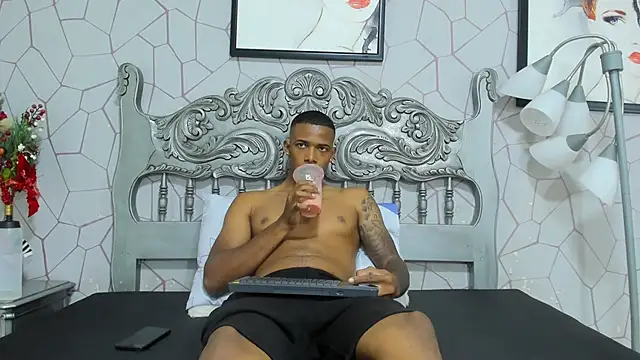 Snapshot of jackmacson chatting on 01.03.25 jackmacson online show from 01.03.25