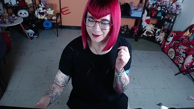 Snapshot of MissMiia2 chatting on 04.17.26 MissMiia2 online show from 04.17.26