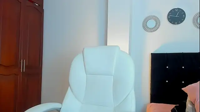 kathyajhonss online show from 10.25.25