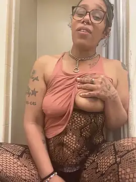 Snapshot of Princess_Desirae chatting on 05.12.26 Princess Desirae online show from 05.12.26