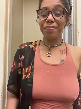 Snapshot of Princess_Desirae chatting on 05.16.26 Princess Desirae online show from 05.16.26