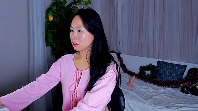 Snapshot of Inari_Okami_ chatting on 12.25.24 Inari Okami  online show from 12.25.24