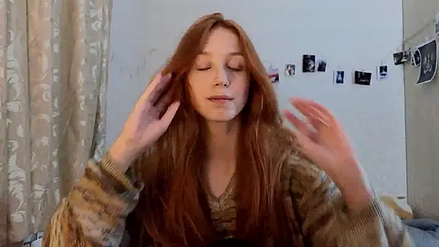 Snapshot of Mary_Av chatting on 12.03.24 Mary Av online show from 12.03.24