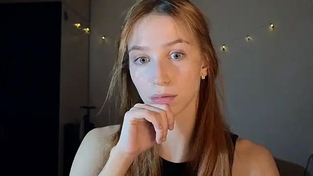 Snapshot of Mary_Av chatting on 01.18.25 Mary Av online show from 01.18.25