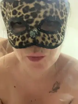 Snapshot of Lyannabuena69 chatting on 02.09.25 Lyannabuena69 online show from 02.09.25