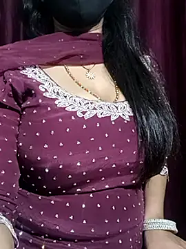 Snapshot of Anamika_Kapoor chatting on 03.11.25 Anamika Kapoor online show from 03.11.25