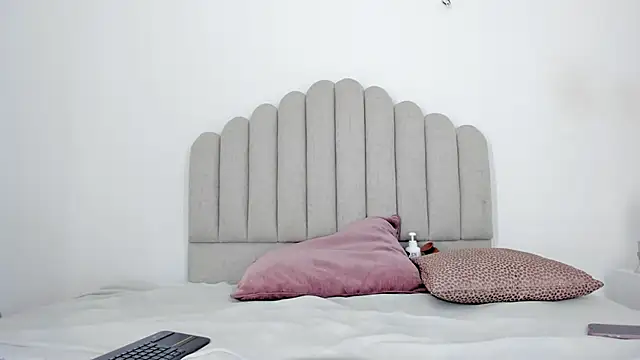 Snapshot of Nikki_Angel_ chatting on 02.05.25 Nikki Angel  online show from 02.05.25