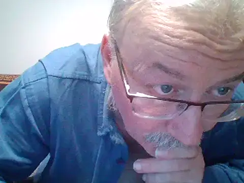 Snapshot of loverboyxxx69 chatting on 02.13.25 loverboyxxx69 online show from 02.13.25