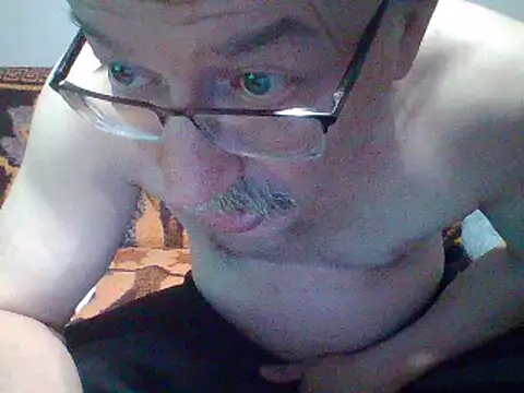 Snapshot of loverboyxxx69 chatting on 02.13.25 loverboyxxx69 online show from 02.13.25