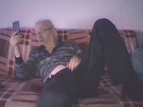 Snapshot of loverboyxxx69 chatting on 03.16.25 loverboyxxx69 online show from 03.16.25