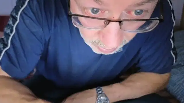 Snapshot of loverboyxxx69 chatting on 09.25.25 loverboyxxx69 online show from 09.25.25