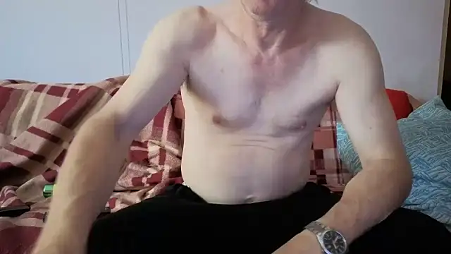 Snapshot of loverboyxxx69 chatting on 10.31.25 loverboyxxx69 online show from 10.31.25