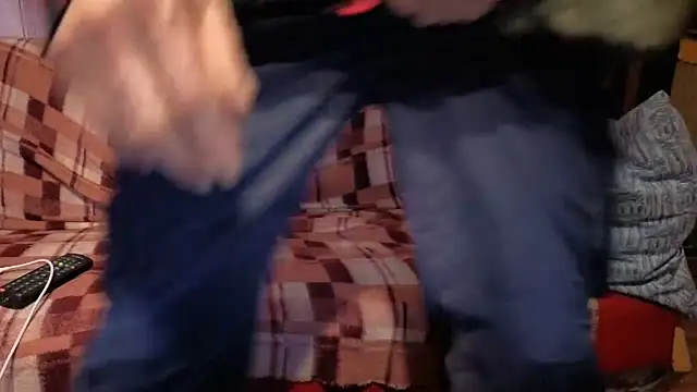 Snapshot of loverboyxxx69 chatting on 12.15.25 loverboyxxx69 online show from 12.15.25