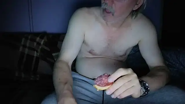 Snapshot of loverboyxxx69 chatting on 12.22.25 loverboyxxx69 online show from 12.22.25