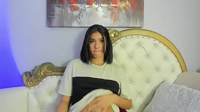 Snapshot of Antonella_Fontanna chatting on 12.21.24 Antonella Fontanna online show from 12.21.24