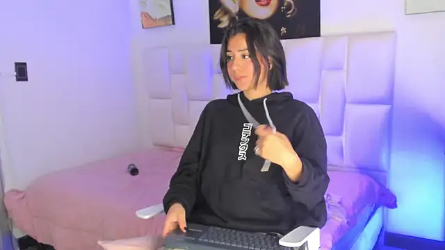 Snapshot of Antonella_Fontanna chatting on 01.25.25 Antonella Fontanna online show from 01.25.25