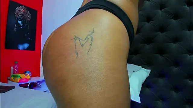 YayaHilton online show from 03.07.25