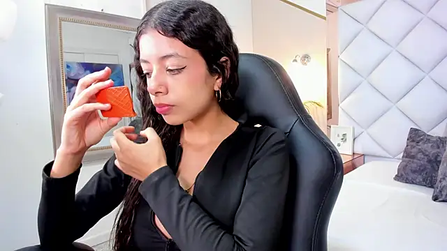 Snapshot of coraltaylor chatting on 03.12.25 coraltaylor online show from 03.12.25