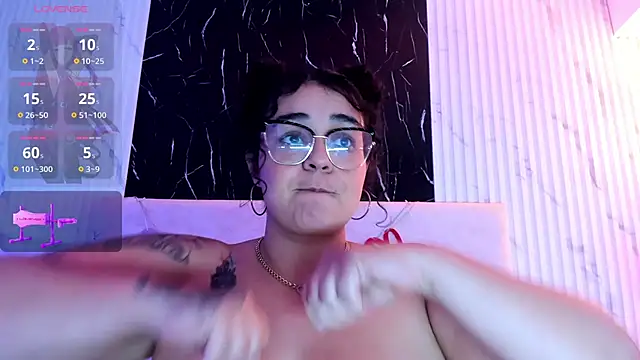 Reginavegaa online show from 02.22.25