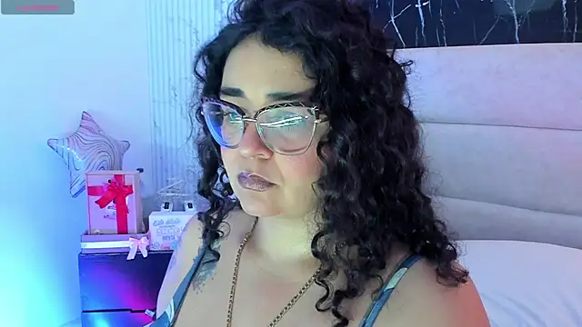 Reginavegaa online show from 05.18.26
