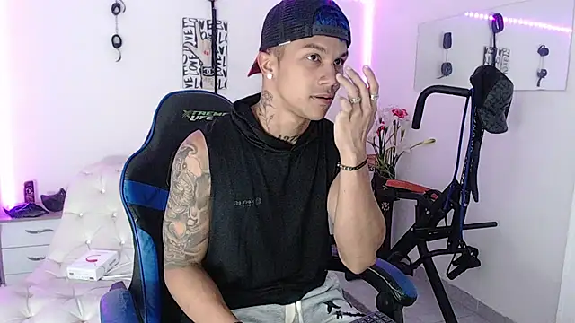 Leonard Price online show from 03.03.25