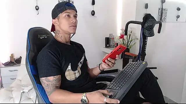 Leonard Price online show from 03.05.25