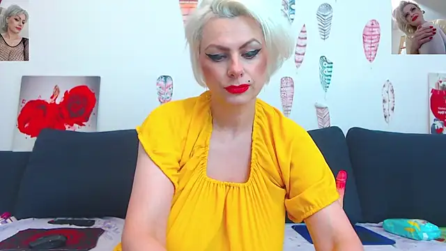 Snapshot of ForeverBarbie_ chatting on 07.10.26 ForeverBarbie online show from 07.10.26