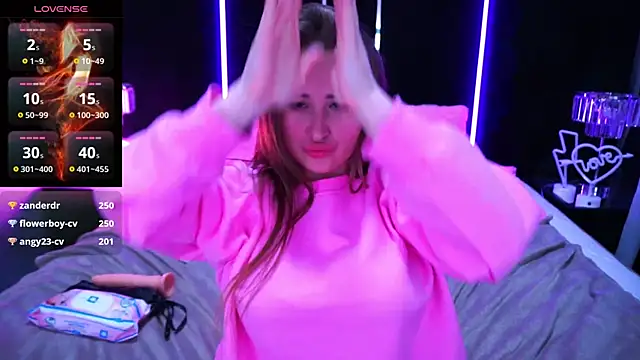 GentleAdellee online show from 02.08.25