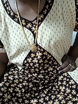 Snapshot of MaaliiiPonuTamil chatting on 03.11.25 MaaliiiPonuTamil online show from 03.11.25