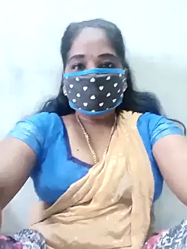 Snapshot of MaaliiiPonuTamil chatting on 10.18.25 MaaliiiPonuTamil online show from 10.18.25