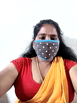 Snapshot of MaaliiiPonuTamil chatting on 10.20.25 MaaliiiPonuTamil online show from 10.20.25