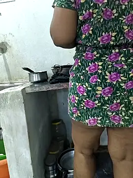 Snapshot of MaaliiiPonuTamil chatting on 05.18.26 MaaliiiPonuTamil online show from 05.18.26