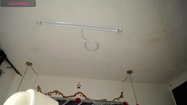 MIA YOURHOTTIE online show from 12.25.24