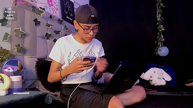 Snapshot of jacks_hotter chatting on 01.28.25 jacks hotter online show from 01.28.25