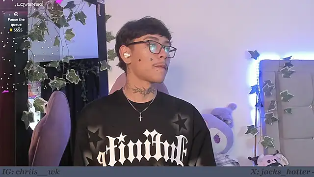 Snapshot of jacks_hotter chatting on 09.10.25 jacks hotter online show from 09.10.25