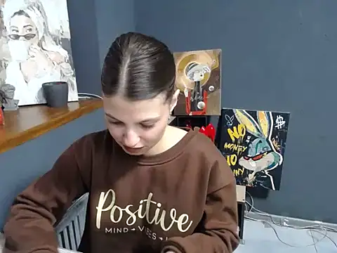 Snapshot of felicity_gold chatting on 02.04.26 felicity gold online show from 02.04.26