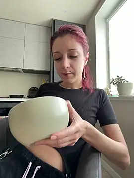 Kathleen Meow online show from 06.03.26
