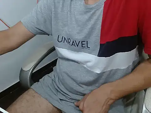 Snapshot of goten-770 chatting on 10.11.25 goten-770 online show from 10.11.25