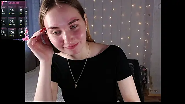 Snapshot of Miya_Mark chatting on 09.15.25 Miya Mark online show from 09.15.25