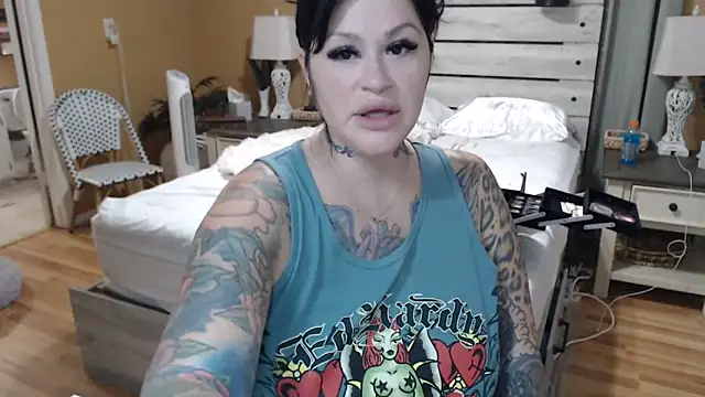 TexasTattooedHouseWife online show from 04.10.26