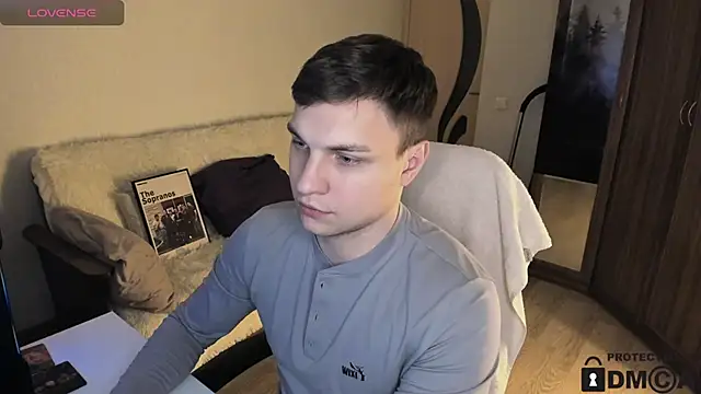 handsome guy01 online show from 10.10.25